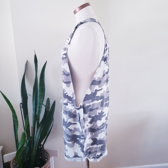 🏷Vintage 1990's Jordache Camo Print Short Overall - XL - Picture 8 of 13